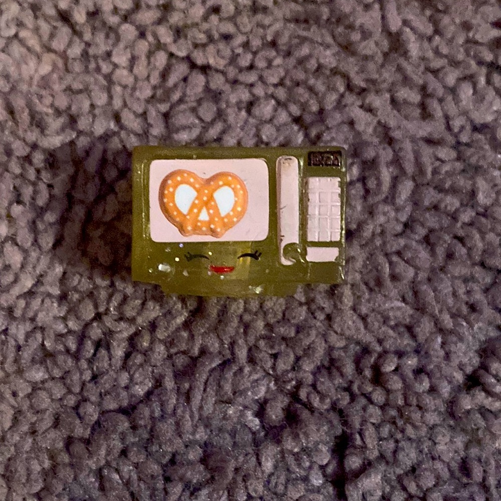 RARE shopkin, one of a kind microwave